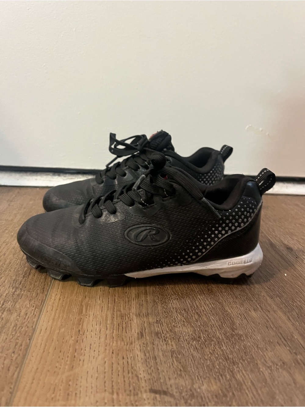 Rawlings Black Youth Turf Sneakers with White Sole size 1